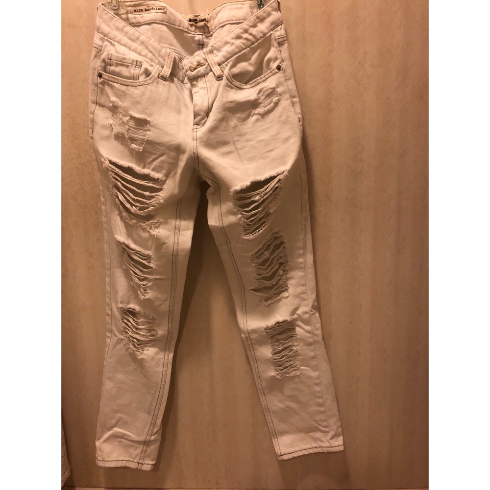 White boyfriend crop jeans! Perfect condition!